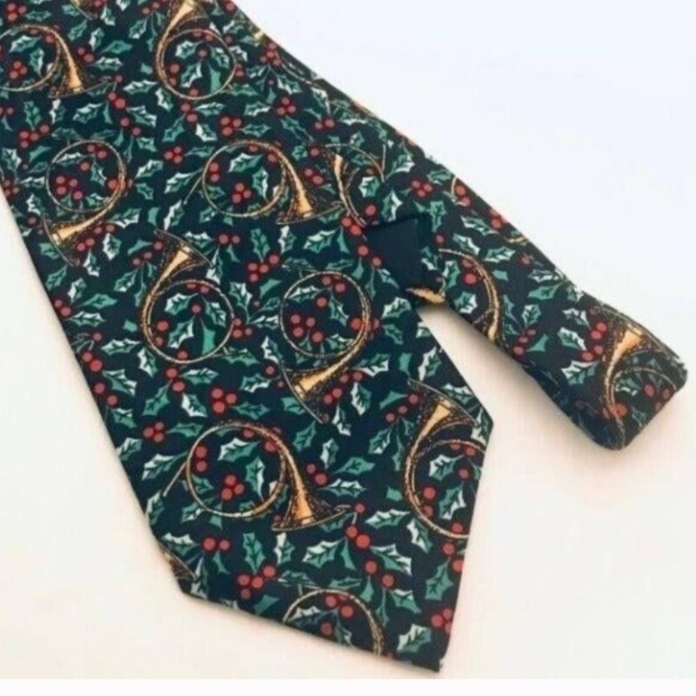 Surrey Vintage Christmas Tie with French Horns